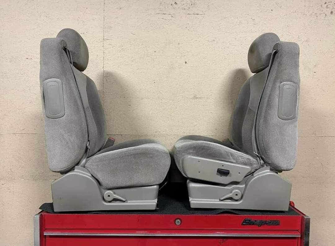 1999 to 2006 Chevy GMC Silverado Tahoe Suburban Front Bucket Seats Tan Complete Set