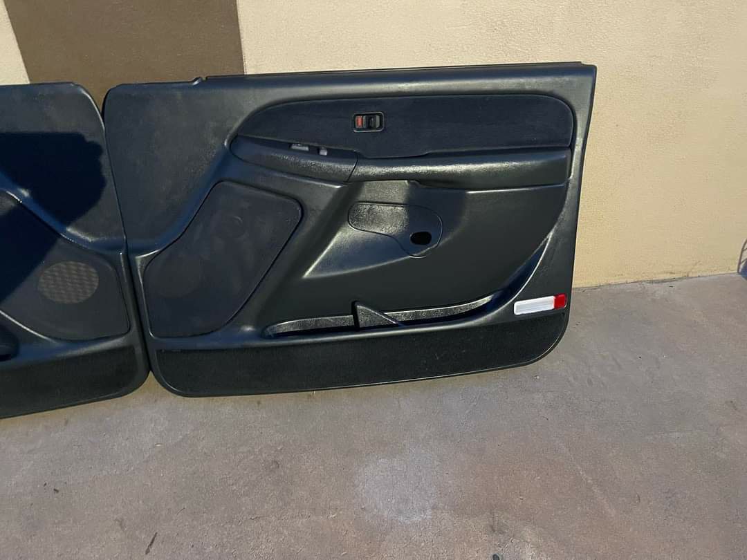 03-06 Chevy Silverado door panels - Image 3