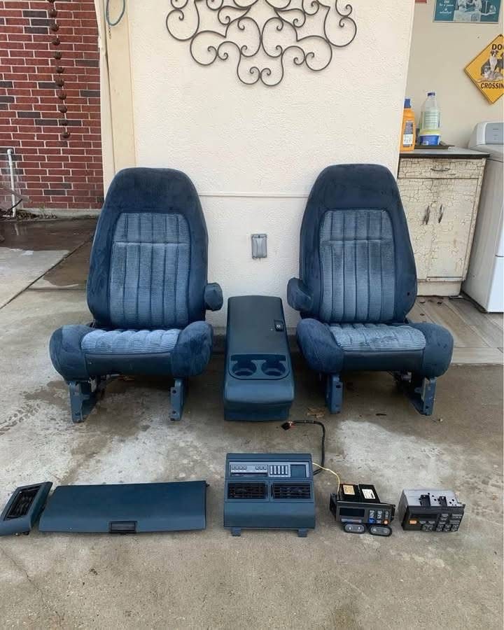 93 Chevy OBS original Front bucket seats - Image 4