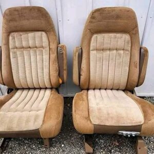 88-94 Chevy Trucks bucket seats comes with the brackets