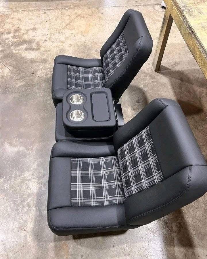 Bucket seats for a 1986 C10 - Image 4
