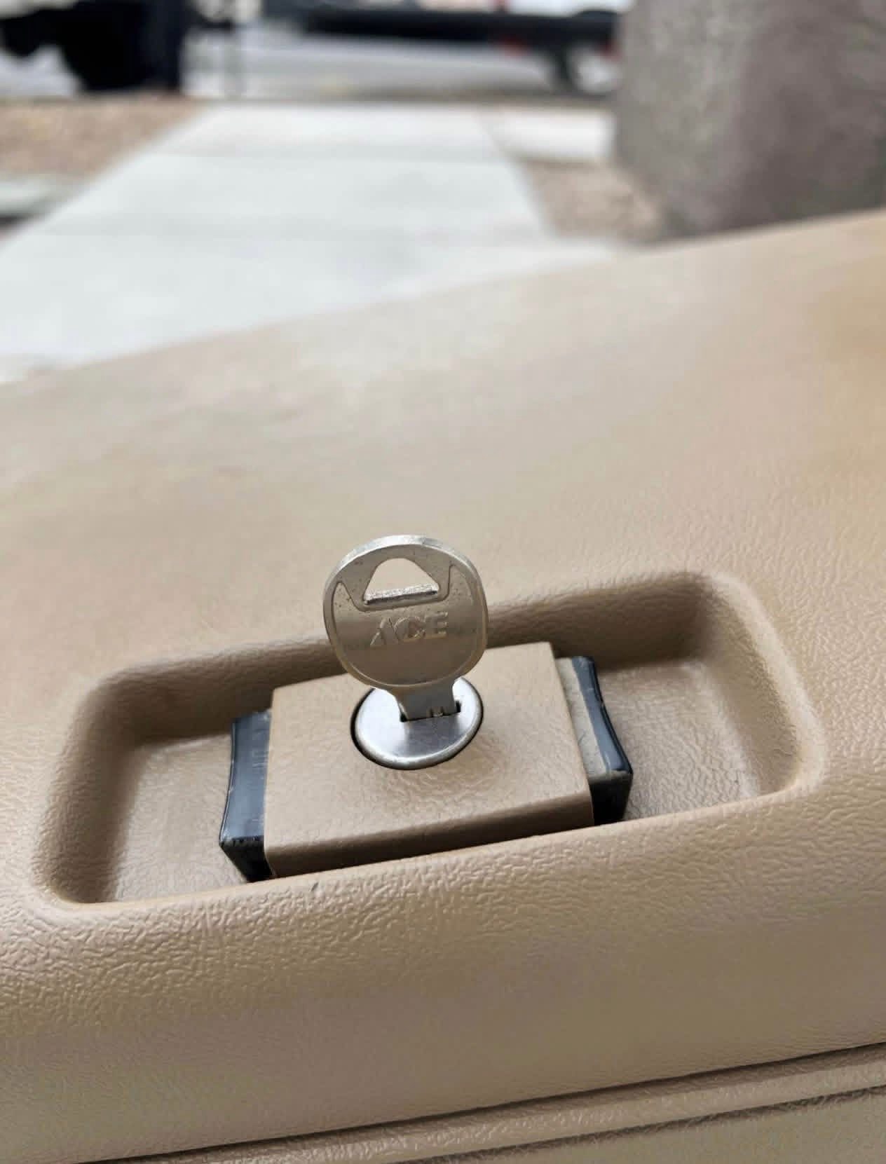 1988-1994 seats & center console - Image 4