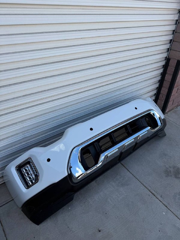 2022 GMC Sierra 2500HD Front Bumper - Image 2