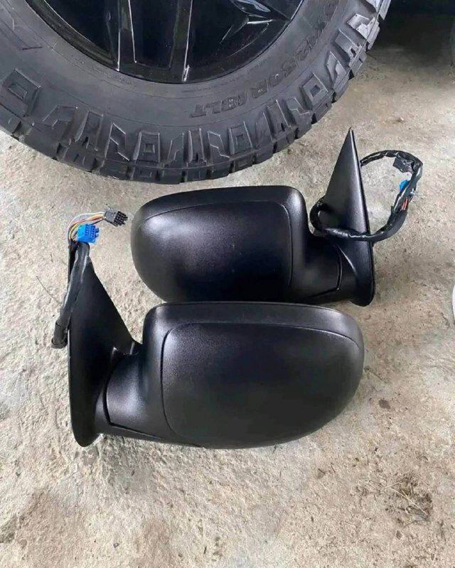 2003–2006 Silverado Power-Fold Side Mirrors - Image 3